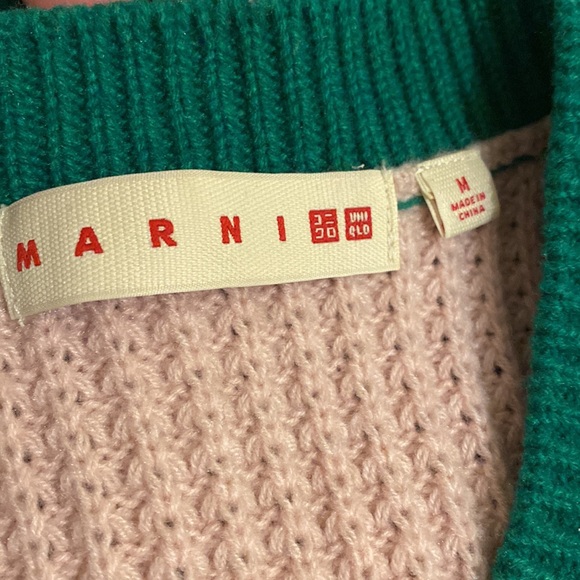 Marni Uniqlo V-Neck Sweater Vest in Green and Pink. Size M - Picture 5 of 8
